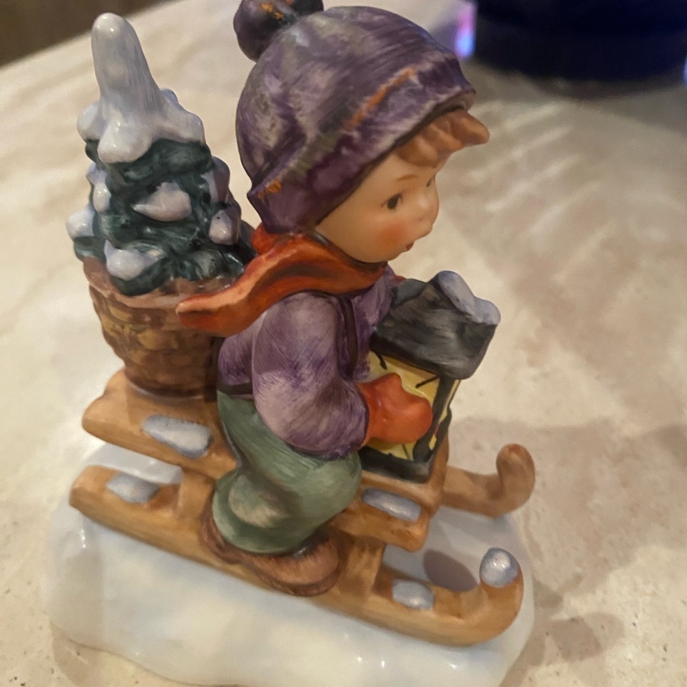 Hummel Ride Into Christmas - Picture 5 of 7